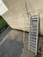 Aluminium trap met verdiep, Doe-het-zelf en Bouw, Ladders en Trappen, Ophalen, Gebruikt, Trap