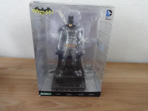DC COMICS BATMAN ARTFX+ STATUE 1/10 SCALE PRE PAINTED FIGURE, Verzamelen, Film en Tv, Nieuw, Film, Actiefiguur of Pop, Ophalen of Verzenden