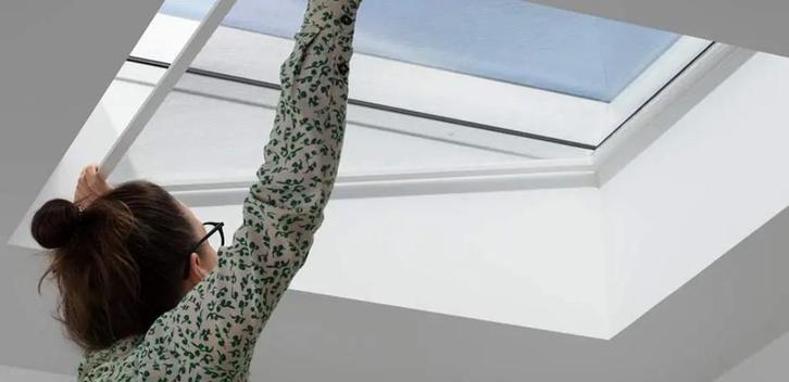 VELUX ZIU muggengaas platdakvenster 120x90cm wit, Doe-het-zelf en Bouw, Glas en Ramen, Nieuw, Dakraam, 160 cm of meer, 80 tot 120 cm