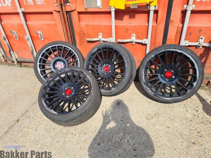 Sportvelgenset + banden van een Volkswagen Golf, Auto-onderdelen, Banden en Velgen, Personenwagen, Gebruikt, 3 maanden garantie