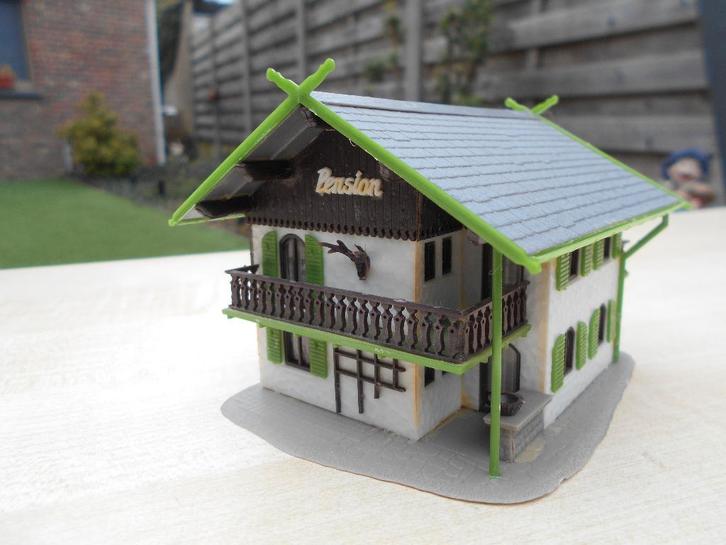 faller 130286 mooi alpenhuis - pension rosel, Hobby & Loisirs créatifs, Trains miniatures | HO, Comme neuf, Pont, Tunnel ou Bâtiment