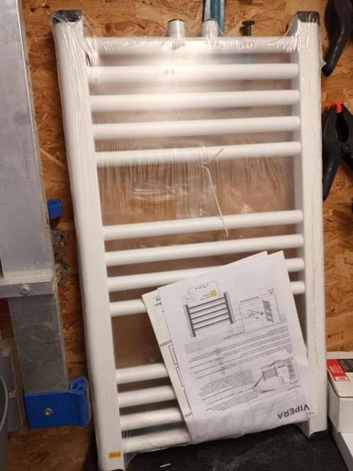 handdoekradiator met thermostatische kraan, Doe-het-zelf en Bouw, Sanitair, Nieuw, Overige typen, Ophalen