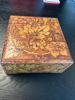 Antieke handgemaakte houten doos met pyrografie (1900–1930), Ophalen of Verzenden