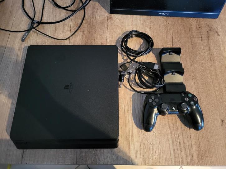 Console Sony Playstation 4 Slim 500GB + 3 jeux + 1 manette, Games en Spelcomputers, Spelcomputers | Sony PlayStation 4, Zo goed als nieuw