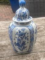 Handbeschilderde Royal Delft dekselvaas – 35 cm, begin 1900., Ophalen of Verzenden