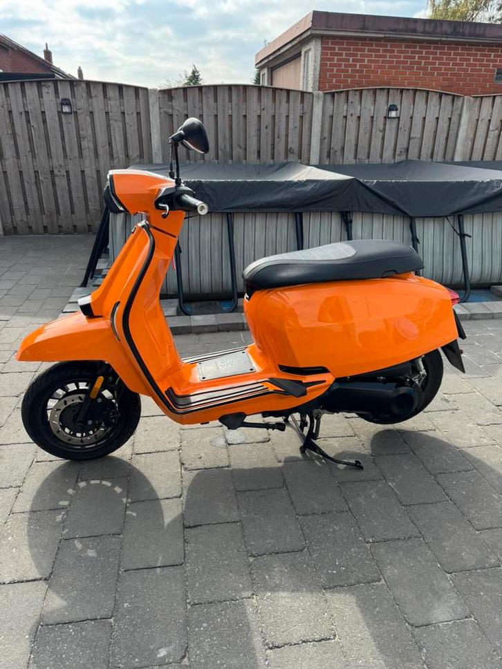 Lambretta 125 V special, Fietsen en Brommers, Scooters | Vespa, Zo goed als nieuw, Overige modellen, Benzine, Ophalen