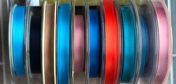 Rubans de satin, Neuf