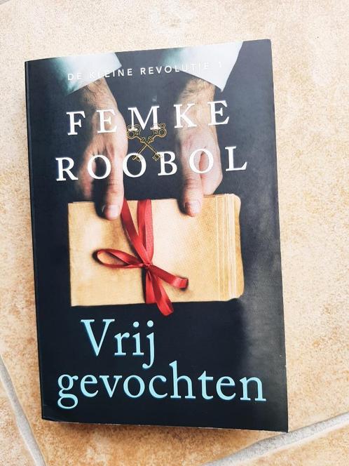 Femke Roobol - Vrijgevochten, Boeken, Historische romans, Gelezen, Ophalen of Verzenden