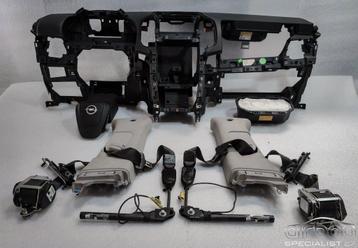 Opel Zafira C model 2013-2016 dashboard + airbagset 13299780 beschikbaar voor biedingen