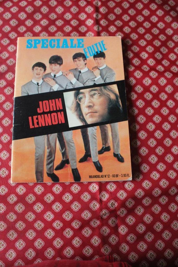Speciale editie - John Lennon - in nederlands - 1980, Livres, Musique, Utilisé, Artiste, Enlèvement ou Envoi