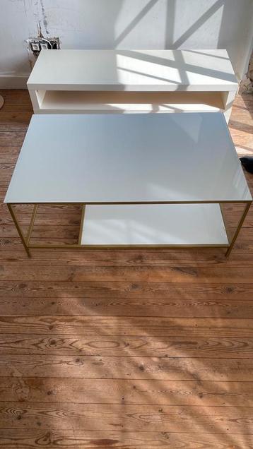 Salontafel goud met wit melkglas beschikbaar voor biedingen