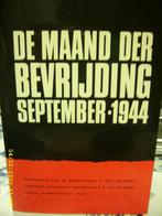 De maand der bevrijding + 7 andere (bakje 6), Boeken, Oorlog en Militair, Ophalen of Verzenden, Gelezen, Algemeen