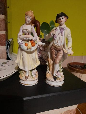 Vintage porselein biscuit set koppel man -vrouw prima staat beschikbaar voor biedingen