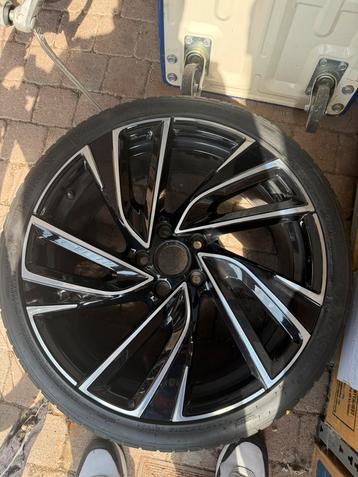 Golf 8 gti velg met pirelli band 19 inch beschikbaar voor biedingen