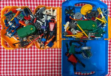 K’nex en Kid K’nex onderdelen, motortjes,  in box beschikbaar voor biedingen