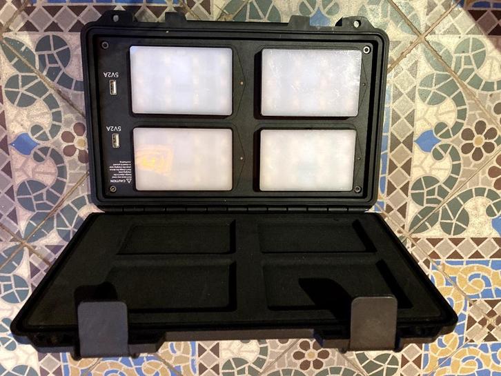 LAMPES CINEMA APUTURE MC 4-Light Travel Kit, Divers, Divers Autre, Comme neuf, Enlèvement ou Envoi