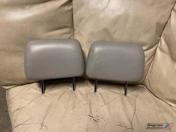 Bmw E36 hoofdsteunen grijs zilver sedan achterbank 3-serie M beschikbaar voor biedingen