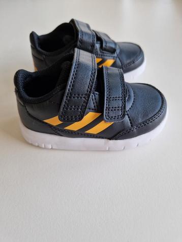 Adidas maat 20 nieuw beschikbaar voor biedingen