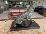 bronzen beeld panter volle brons op blauwsteen voet, Antiek en Kunst, Ophalen, Brons