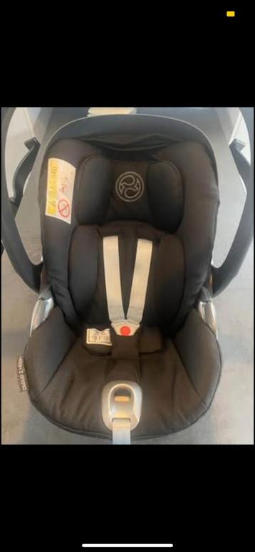 Coque auto Cybex + base beschikbaar voor biedingen