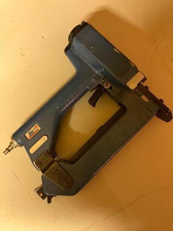Tacker BeA W15 type 358 pour stalles de golf, Enlèvement ou Envoi, Utilisé