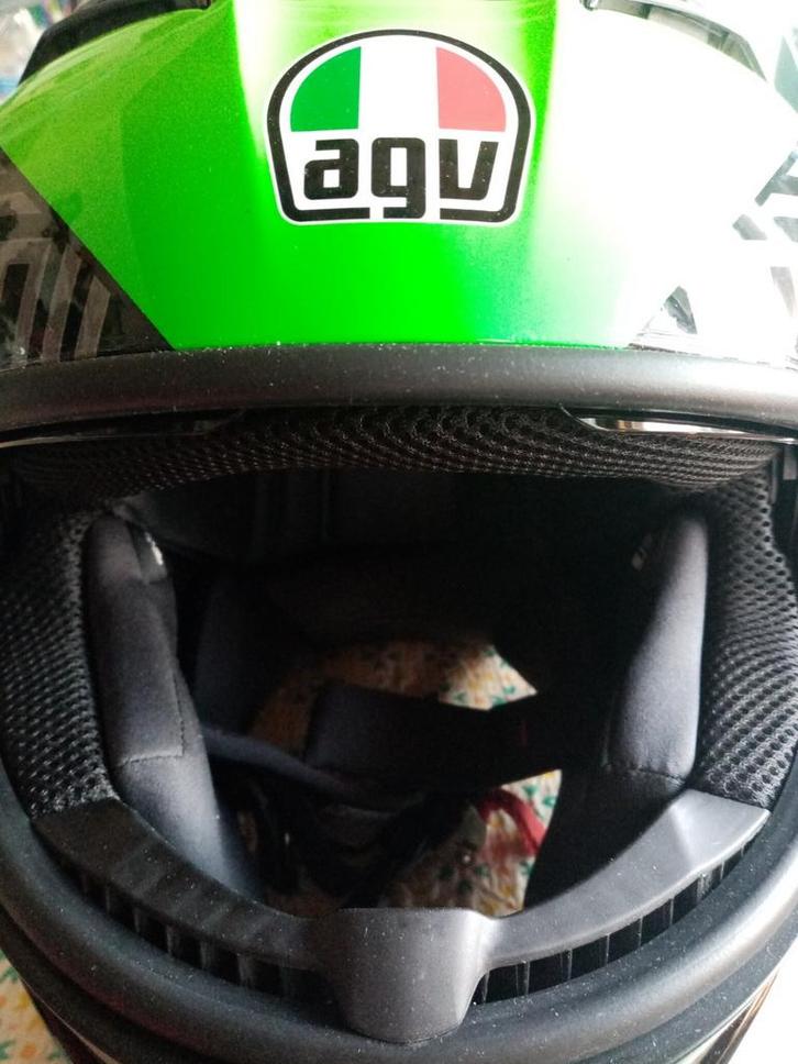 AG motorhelm nieuw gedragen, maximaal 1x of 2 stuks., Motoren, Kleding | Motorhelmen, Heren, Integraalhelm, M, AGV, Nieuw zonder kaartje
