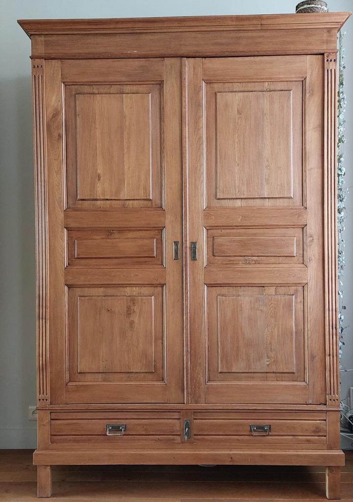 Antieke blankhouten kleerkast in olm, Antiek en Kunst, Antiek | Meubels | Kasten, Ophalen