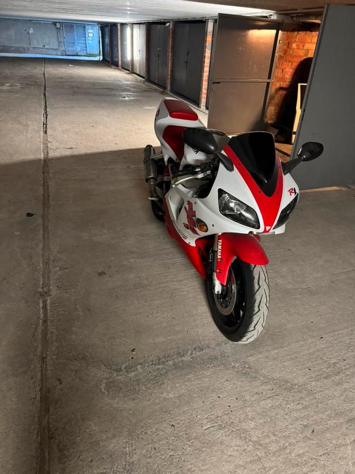 YAMAHA YZF-R1 1998 ROOD-WIT GEKEURD VOOR VERKOOP, Motoren, Motoren | Yamaha, Particulier, Sport, meer dan 35 kW, 4 cilinders, Motorrijbewijs A