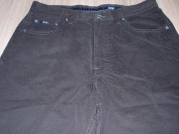 Broek bruine Hugo BOSS W 33 L 34 beschikbaar voor biedingen