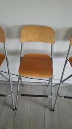 Chaises hautes pliantes Ikea, Ophalen