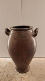 Antieke aardewerken pot, Ophalen