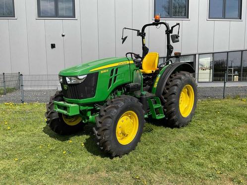 2024 John Deere 5055E Vierwielaangedreven landbouwtractor, Zakelijke goederen, Landbouw | Tractoren, John Deere, Gebruikt
