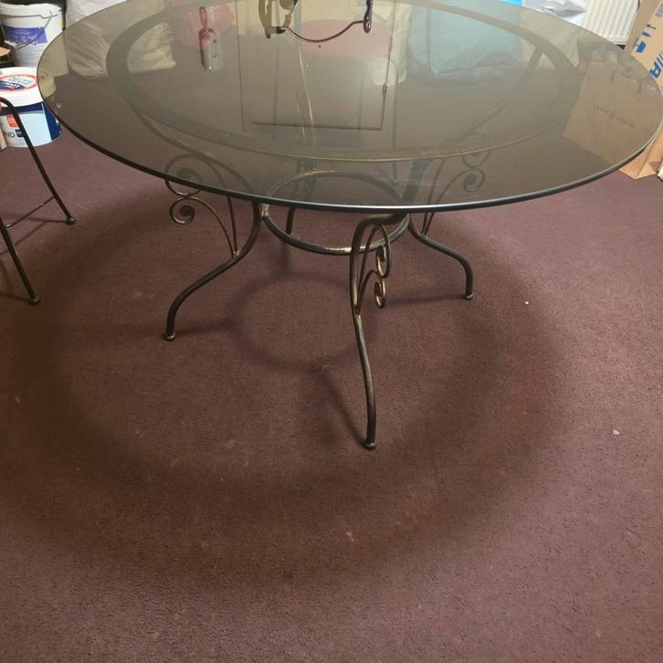 Table ronde en verre & fer forgé – style classique -  DOI, Maison & Meubles, Tables | Tables à manger, Enlèvement