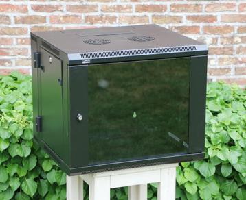 Caymon Rack in doos (8 Unit, 19 Inch) beschikbaar voor biedingen