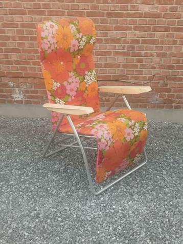 vintage 70's klapstoel beschikbaar voor biedingen