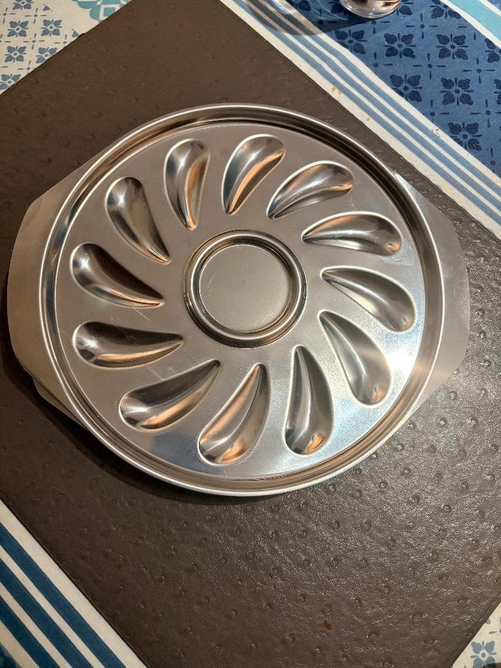 9 assiettes à Moules, Maison & Meubles, Cuisine | Vaisselle, Utilisé, Assiettes(s), Uni, Autres matériaux, Enlèvement