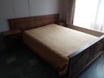 Gratis 2 pers bed, matras, kleerkast, nachtkastjes, kaptafel, Antiek en Kunst, Antiek | Meubels | Bedden, Ophalen