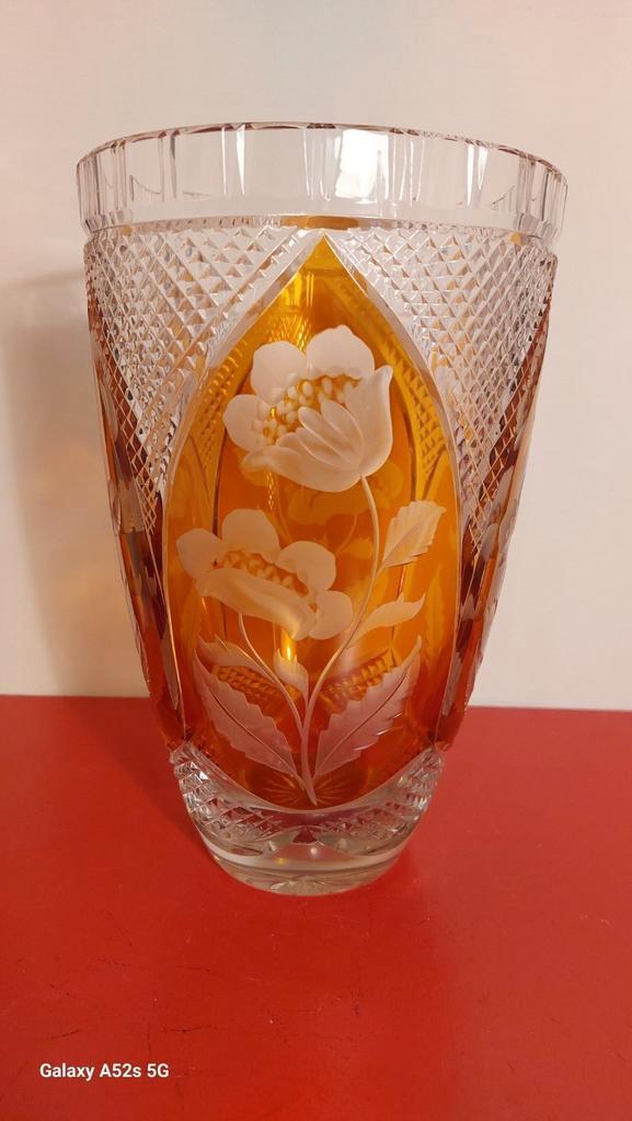 Groote Bohemia Bernstein vaas., Antiek en Kunst, Antiek | Glaswerk en Kristal, Ophalen of Verzenden