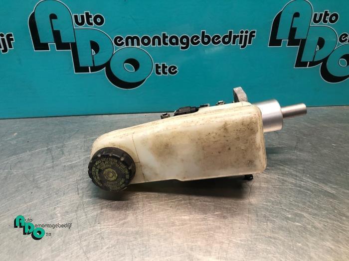 Hoofdremcilinder van een Mitsubishi Colt (Colt 04-), Auto-onderdelen, Remmen en Aandrijving, Mitsubishi, Gebruikt, 3 maanden garantie