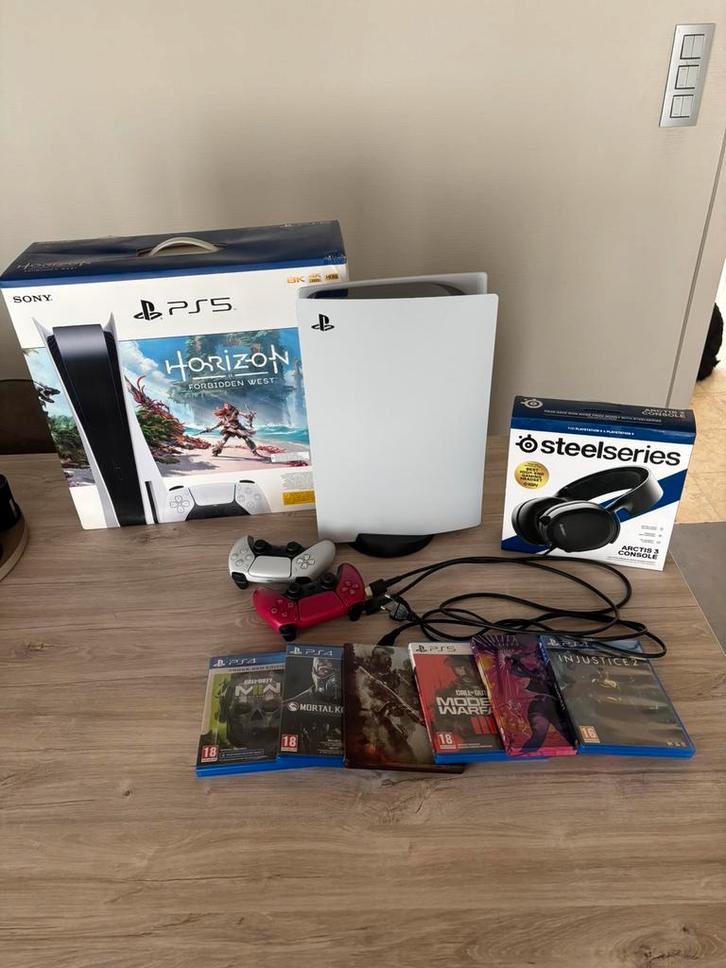 Ps5 disc versie + 2 controllers + headset + 7 games, Games en Spelcomputers, Spelcomputers | Sony PlayStation 5, Zo goed als nieuw