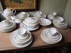 Eet en koffieservies 8 personen en meer porselein Germany, Ophalen of Verzenden, Gebruikt, Porselein, Bord(en)