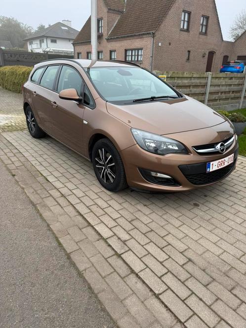 Opel astra sports tourer, Autos, Opel, Particulier, Astra, ABS, Airbags, Air conditionné, Bluetooth, Ordinateur de bord, Verrouillage central