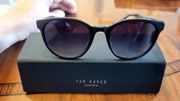 Lunette de soleil   beschikbaar voor biedingen