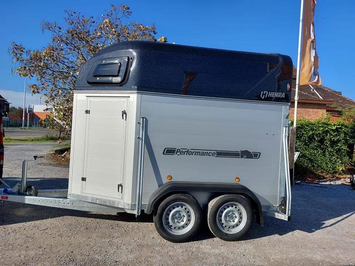 Henra Performance paardentrailer, Dieren en Toebehoren, Paarden en Pony's | Trailers en Aanhangwagens, Gebruikt, 2-paards trailer
