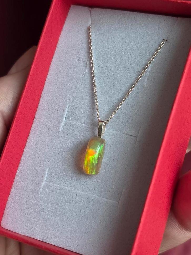 Pendentif en argent massif 925 avec superbe opale Welo, Bijoux, Sacs & Beauté, Pendentifs, Neuf, Argent, Argent, Avec pierre précieuse