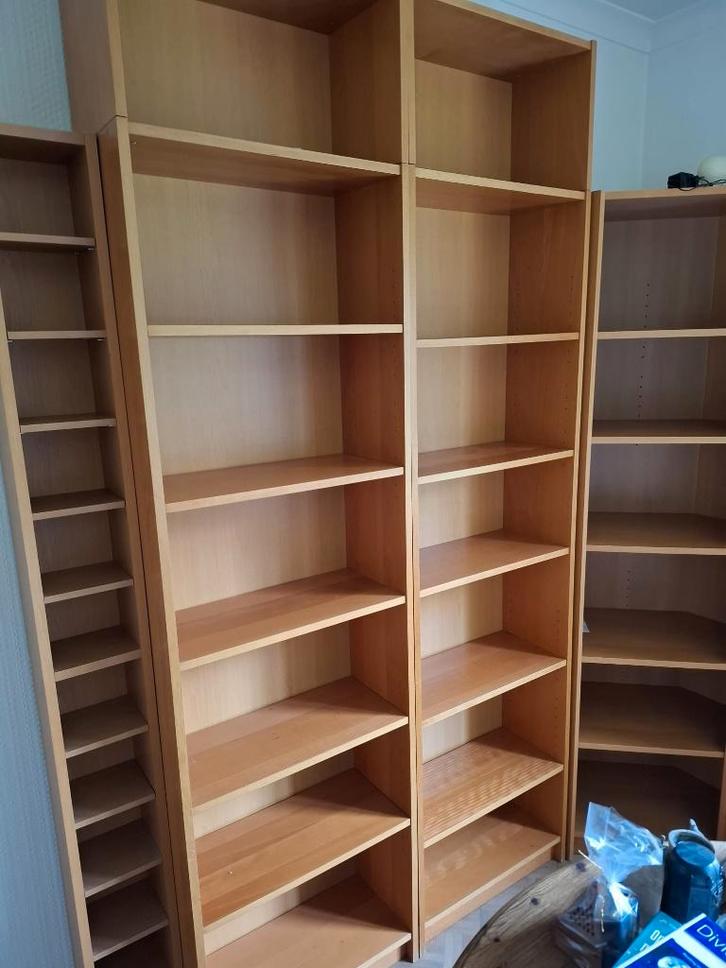 Ikea boekenkast Billy, met opzetstuk - 2 beschikbaar, Huis en Inrichting, Kasten | Boekenkasten, Zo goed als nieuw, 50 tot 100 cm