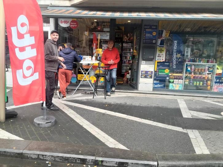 DAGWINKEL GEWELDIGE DEAL TOPLOCATIE!, Zakelijke goederen, Exploitaties en Overnames