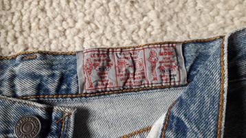 Levi's jeans beschikbaar voor biedingen