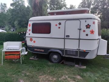 Eriba Familia caravan bouwjaar 1980 in originele toestand, Caravans en Kamperen, Tot en met 2, Koelkast, Kleine zit, Dwarsbed