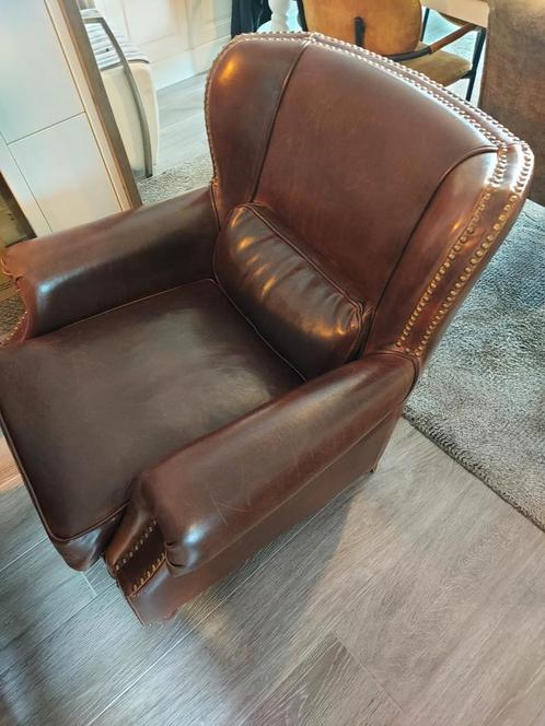 fauteuill echt leder. type : eduard met noppen nagels., Huis en Inrichting, Fauteuils, Zo goed als nieuw, Leer, Ophalen